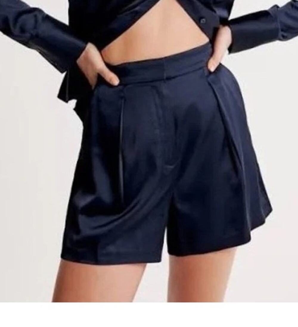 Abercrombie & Fitch High Rise Satin Pleated Shorts Size M Black Quiet Luxury